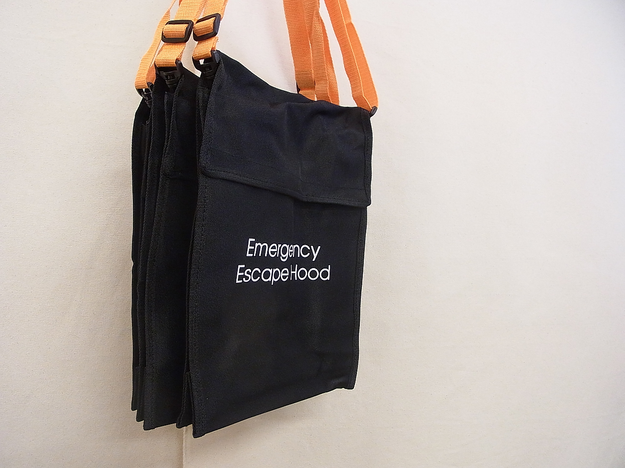 usmilitary-emergency-escape-hood-bag-20190405-6