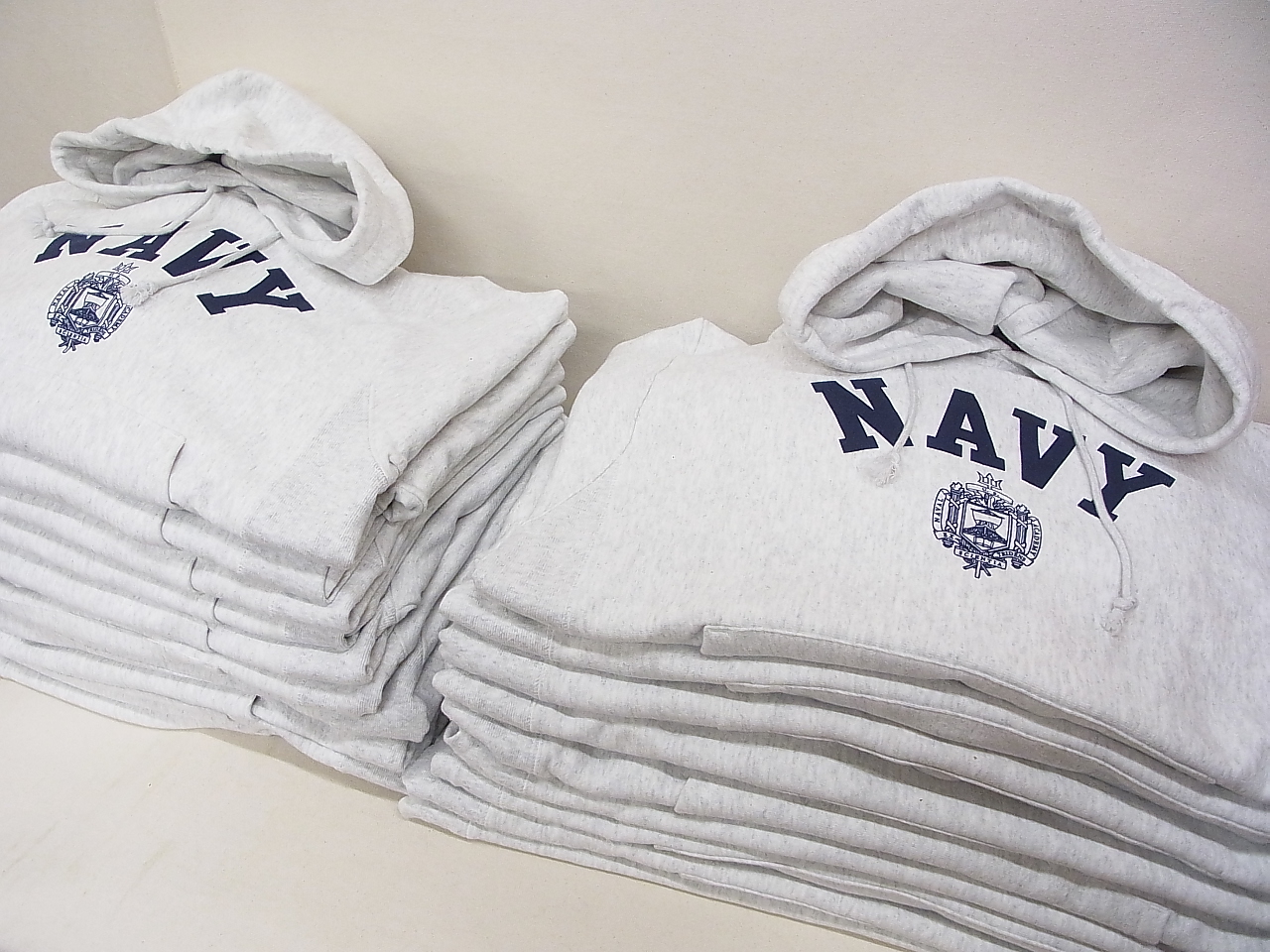 midshipmen-store-champion-reverseweave-hoodie-usna-20210110-1